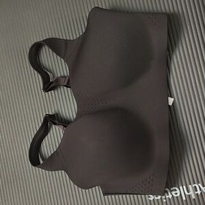 EUC Victoria Secret Featherweight Max 36D